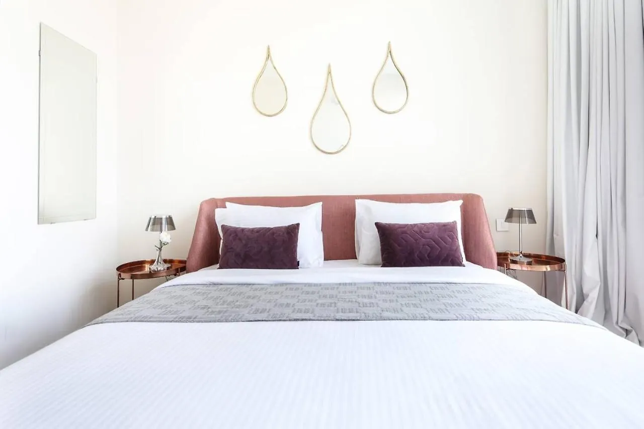 Frank Porter - Mada Residences Dubai 0*,